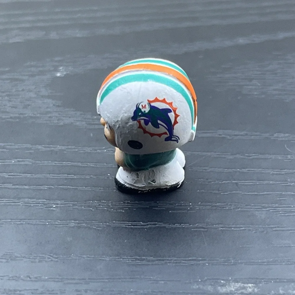 TeenyMates Legends Series Miami Dolphins NFL Mini Figure Party Animal